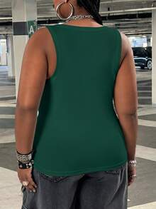 SHEIN CURVE+ 女款大尺碼休閒反社交寬鬆基本修身深綠色圓領露肩背心，適合夏季正式場合、健身、度假與晚宴 - 墨綠色 - 查看 3
