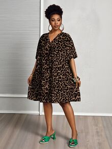 SHEIN CURVE+ Plus Size Leopard Print V-Neck Short Sleeve Loose Casual Dress Bussines, Fall Winter 2026 22W - Multicolor - View 7