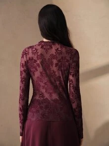Anewsta Kaos Wanita Lengan Panjang Jala Bermotif Bunga Burgundy Musim Gugur, Cocok untuk Kencan, Pesta, Malam Hari, Perjalanan Sehari-hari, Gaya Vintage, Elegan, Minimalis, Seksi, dan Pas Badan. - Burgundy - View 2