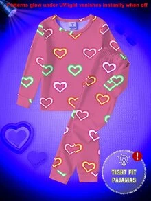 一套女童霓虹爱心印花夜光睡衣套装，包括贴身针织上衣和打底裤，适合作为情人节和节日礼物。 - 玫紅色 - 查看 4