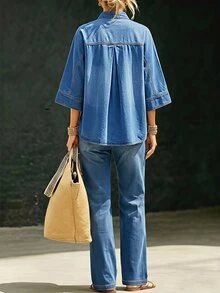 Everyssa Atasan Denim Longgar Kasual Lengan 3/4 dengan Kancing Setengah Plaket untuk Wanita - Biru - View 2