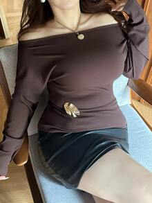 Dazy Plus Kaos Lengan Panjang Warna Polos dengan Leher Asimetris, Potongan Slim-Fit Elegan Warna Cokelat untuk Musim Semi, Musim Panas, dan Musim Gugur - Coklat - View 6