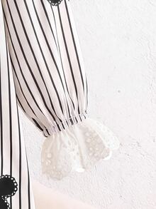 SHEIN 兒童青少年女孩寬鬆休閒刺繡蕾絲飾邊拼接黑白條紋碎花小花梭織長袖蝴蝶結家居服睡裙睡袍 - 黑與白 - 查看 7