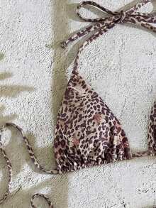 SHEIN Swim 两件套性感豹纹碎花比基尼套装，吊带三角上衣搭配低腰泳裤，尽显春日海滩、泳池派对、假日的时尚魅力。 - 棕色 - 查看 3