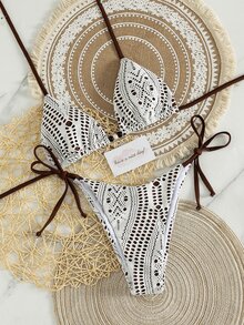SHEIN Swim Swim Vcay 新款奢华优雅两件套白色钩编蕾丝和焦糖/棕色三角比基尼，女士款，挂脖式泳衣上装饰有木珠，性感高衩丁字裤泳装，适合夏季海滩泳池度假，复古Y2K辣妹风泳装，音乐节、热带海岸早午餐、海岛度假及摩登氛围。 - 棕色 - 查看 6