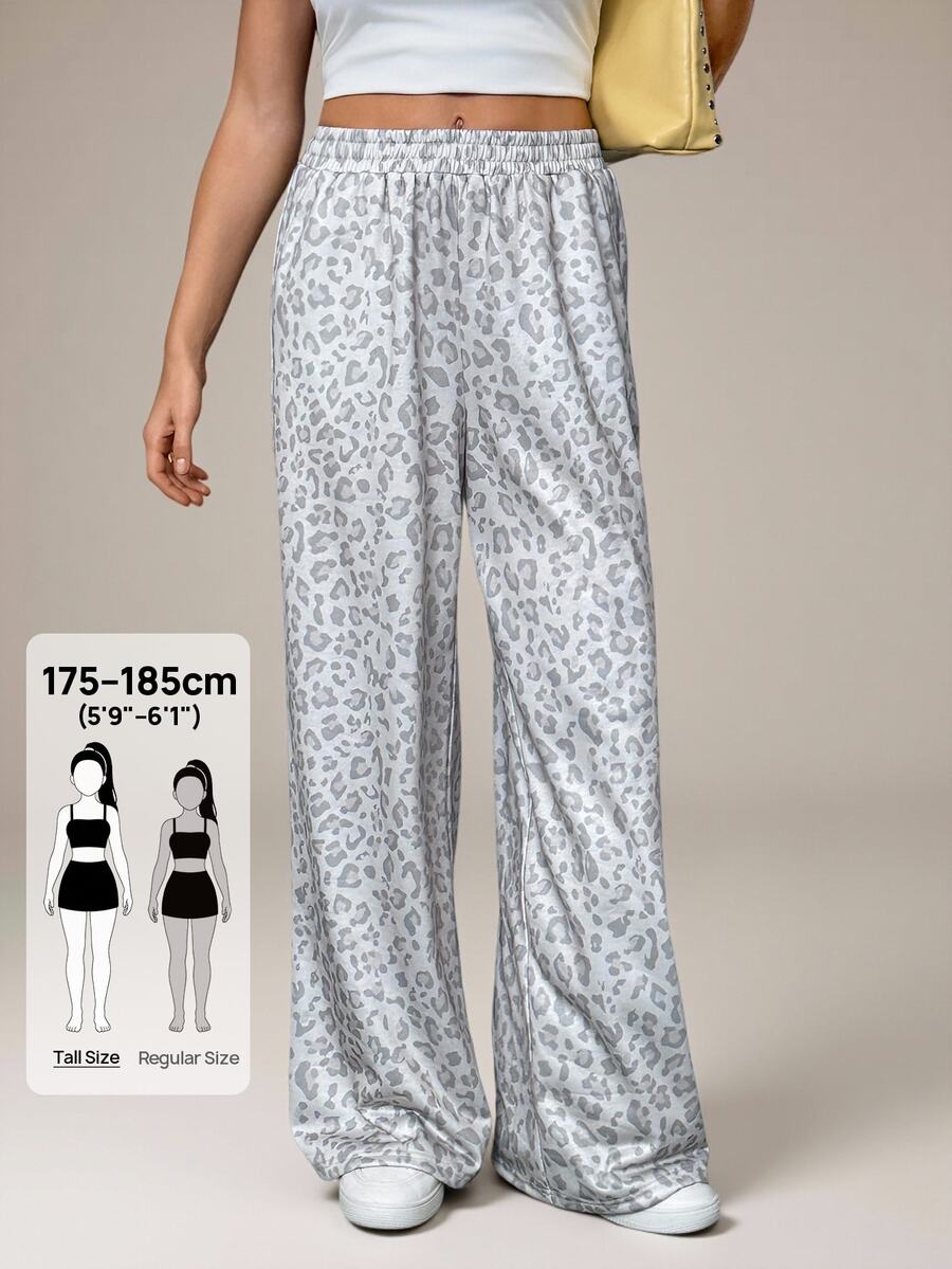 SHEIN Tall Pantalones largos casuales de invierno para mujer en color blanco con estampado de camuflaje y leopardo, pantalones cortos sueltos y fluidos de cintura media estilo vintage, esencial para volver a la escuela, pantalones largos de moda Y2K - Multicolor - Ver 1