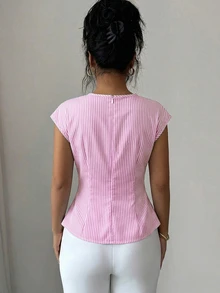 Elenzga 女款粉色與白色垂直條紋圓領無袖上衣，優雅法式收腰金屬扣荷葉邊上衣，適合夏季度假與辦公室穿著 - 粉色 - 查看 2