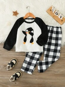 SHEIN Kids Young Boy Cartoon Pattern Contrast Raglan Sleeve T-Shirt And Plaid Pattern Long Autumn Pants Casual Comfortable Home Wear Fleece Pajama Set 2pcs - Black and White - View 6