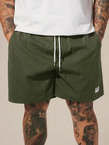 軍綠色