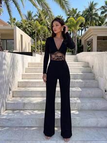 Wandoria Jumpsuit Unitard dengan Leher V Dalam dan Potongan Kaki Mengembang Berbahan Renda Kontras - Hitam - View 3