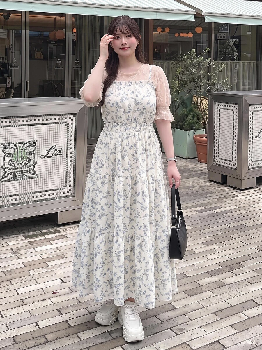 Bijouette Zanying 櫻花季末班車限量版大尺碼黑色碎花抓皺細肩帶洋裝,寬鬆A字大裙襬剪裁,黑色配白色小碎花,方領抓皺上身+多層荷葉邊裙襬,修飾腹部、臀部與大腿,適合梨形與蘋果型身材,全尺碼友善不緊身,初夏雪紡面料,日系溫柔風,適合通勤、約會、旅行與賞花,黃金週逛店穿搭,大尺碼女款顯瘦碎花長洋裝(可搭配蕾絲內搭) - 藍白色 - 查看 1