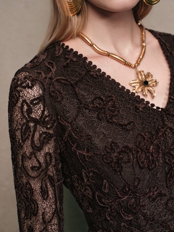 Anewsta French Elegant Heavy Lace Applique Embroidery V-Neck Long Sleeve Fitted Mermaid Dress For Women