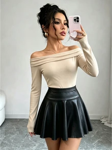 Elenzga 女款 2 件套黑色米色，秋冬，優雅，法式時尚露肩修身 T 恤與彈性腰褶皺喇叭迷你裙，時尚 - 杏色 - 查看 4