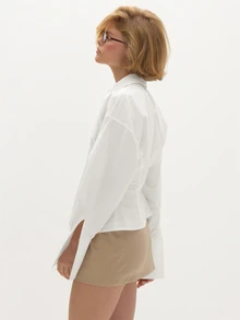 MUSEYN White Tie Detail Tailored Button Shirt Elegant Sophisticated Office Work Fall New Season Capsule Wardrobe - White - View 3