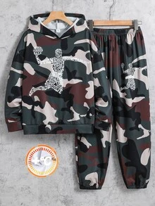 SHEIN Kids Tween Boy Casual Sports Street Style Camouflage Pattern Hoodie Pullover Long Sleeve Sweatshirt And Pants 2-Piece Set, Suitable For Commuting, School, Daily Casual, Sports, Streetwear, Autumn/Winter - Army Green - View 2