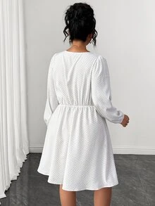 SHEIN LUNE CURVE 大尺碼女款春夏波點V領蕾絲飾邊時尚洋裝秋季 - 黑與白 - 查看 2