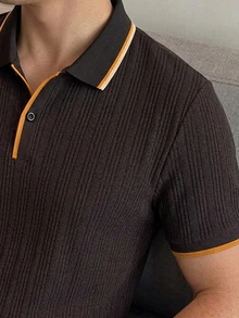 Manfinity Mode 男士紋理條紋鈕扣短袖 Polo 衫，適合通勤與日常穿著 - 棕色 - 查看 4