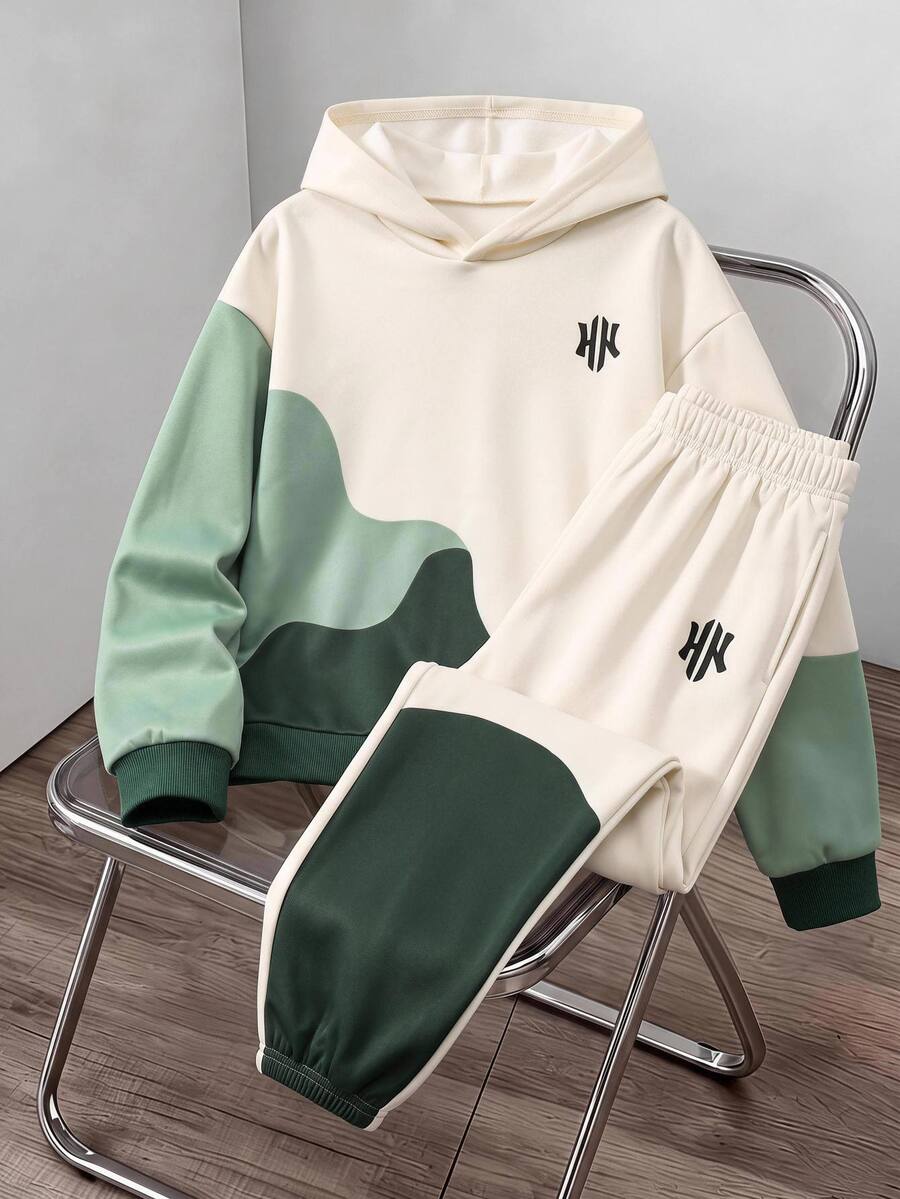 SHEIN 兒童青少年男孩休閒運動卡其色連帽衛衣套裝，聖誕綠衛衣，適合秋冬、學校、家庭聚會、節日派對，秋季穿搭，冬季穿搭，男孩套裝兒童套裝