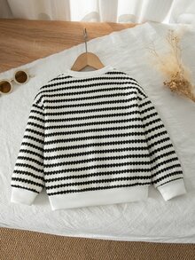 SHEIN 少女款針織條紋愛心貼布休閒衛衣，秋冬穿著 - 黑與白 - 查看 2