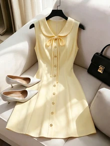 SHEIN PariChic 法式浪漫彼得潘领连衣裙，系带纽扣A字迷你裙，适合情人节约会、复活节花园郊游、毕业季写真拍摄，甜美少女风 - 淡黃色 - 查看 5
