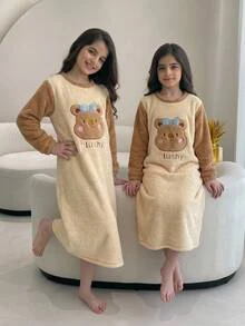 SHEIN 青少年女孩毛絨法蘭絨可愛時尚休閒極簡風貼布繡花洋裝 秋冬套裝 - 棕色 - 查看 9