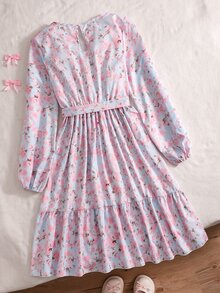 SHEIN Vintaside Kids 青少年女孩秋季休閒優雅度假洋裝 寬鬆圓領泡泡袖荷葉邊花卉印花雪紡中長蛋糕裙 女孩洋裝 - 藍色 - 查看 3