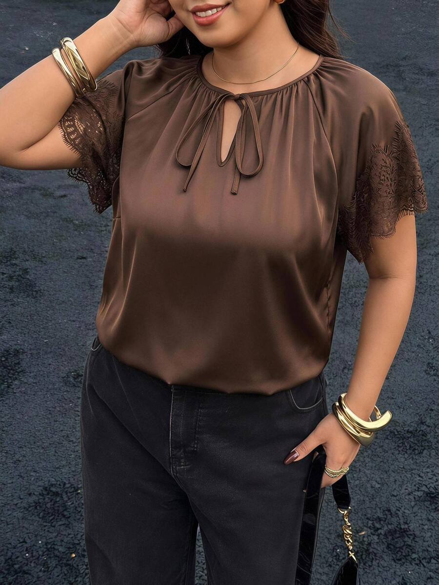 SHEIN Clasi 大尺碼法式優雅休閒百褶綁帶蕾絲拼接襯衫 辦公正式商務棕色夏季