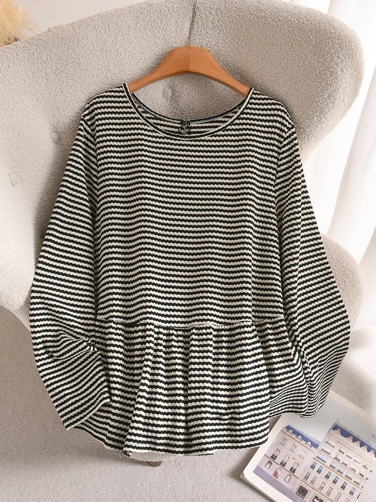 CosyJoli Women's Plus Size Round Neck Striped Fabric Back Bow Design Fashion T-Shirt Casual Striped T-Shirt For Women Fall/Winter Casual Going Out T-Shirt - Black and White - View 7