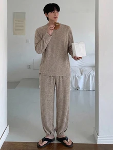 DAZY 春秋款卡其色與灰色花卉針織長袖T恤搭配彈性腰頭與收口褲腳長褲男士居家休閒套裝 - 彩色 - 查看 6