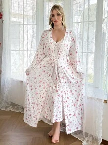 CottageSlumber مجموعة من قطعتين من قميص نوم كاميسول مزين بالدانتيل بنقشة زهور صغيرة رومانسية ورداء طويل للنساء بمقاسات كبيرة - متعدد الألوان - مشاهدة 1