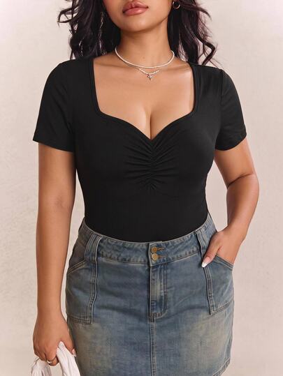 CovetEZ Camiseta Corta De Talla Grande De Color Sólido Con Pliegues