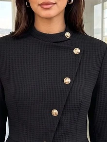 SHEIN 女款立領不對稱金色鈕扣紋理黑色西裝外套，收腰荷葉邊下擺短版夾克，適合日常通勤 - 黑色 - 查看 5
