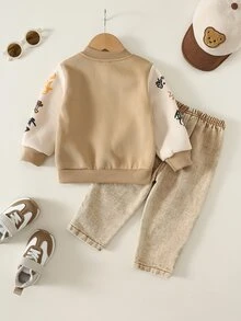 SHEIN 中性嬰兒男孩/女孩幼兒 2件組秋冬保暖內裡加厚拼色棒球夾克與牛仔褲衛衣套裝，嬰兒冬季服飾/穿搭，街頭風 - 卡其色 - 查看 2