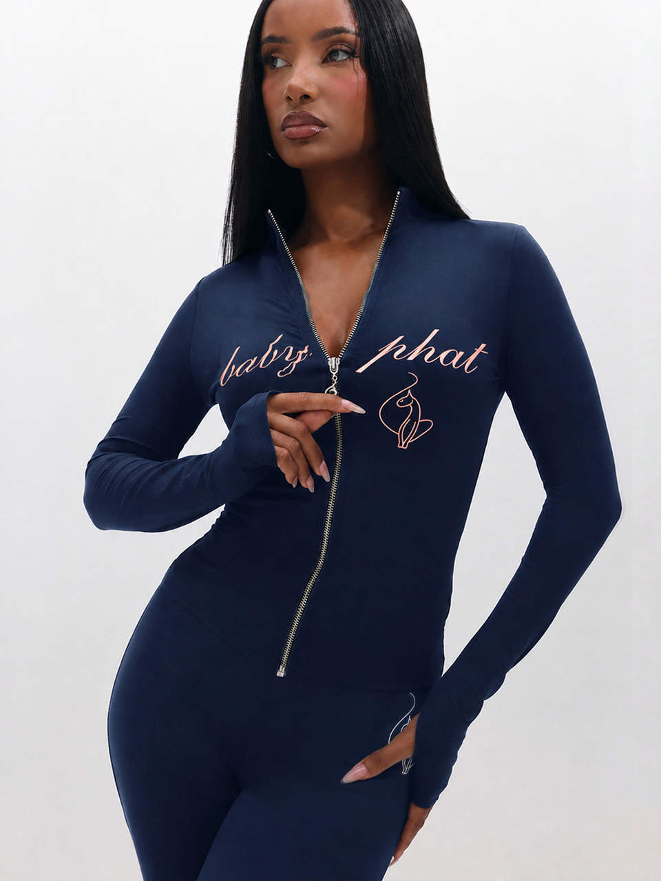 BABYPHAT Top ajusté à manches longues avec logo script, fermeture éclair et poignets à passe-pouces, grande taille