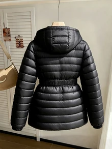 SHEIN 1件純色簡約百搭連帽鋪棉外套,抓絨,女童秋冬款絎縫長袖連帽外套,黑色收腰鋪棉外套 - 黑色 - 查看 3