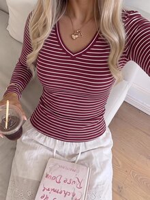CovetEZ 95%棉女款V領聖誕紅條紋修身長袖T恤，休閒極簡日常百搭派對聚會復古龐克機場穿搭Y2K上衣，聖誕紅條紋，女款夏季穿搭，外出穿搭，龐克風穿搭 - 彩色 - 查看 4