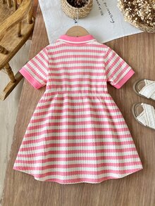 SHEIN 女童粉色條紋 Polo 連身裙 短袖運動網球高爾夫休閒學院風制服裙 - 粉色 - 查看 3