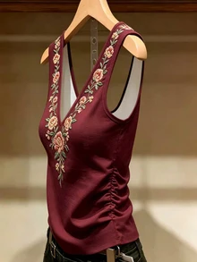 SHEIN Holidaya 夏季休閒老錢風 1940年代復古花卉印花背心上衣 度假風 酒紅色 - 酒紅色 - 查看 6
