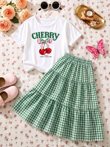 SHEIN Genkimix Kids Tween女孩 2件組 大蝴蝶結裝飾櫻桃字母印花休閒圓領短袖T恤 + 鈕扣裝飾格紋長裙套裝，夏季 - 綠色 - 查看 2