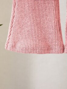 SHEIN Playful Pals 女嬰春/秋/冬休閒家庭套裝牛仔女孩T恤套裝，高領灰粉色長袖上衣，喇叭褲，2件套 - 粉色 - 查看 5