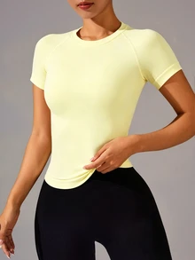 Easithlete Easithlete Women's Solid Color Raglan Short Sleeve Crew Neck Seamless Sports T-Shirt - Light Yellow - View 3