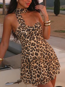 Opulessa Atasan Tube Fashion Wanita Motif Leopard dengan Desain Silang dan Syal - Coklat - View 1