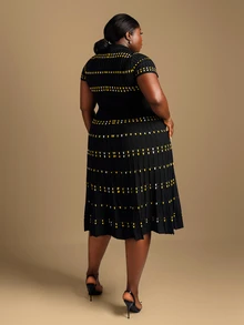 CurvyTilda 2026春夏大码女装音乐节、复活节、生日派对、毕业典礼、学院风、学生装、日常休闲、百搭基础款、度假、邮轮旅行、海滩、日光浴、爆款、街头风、婚礼宾客波西米亚风、通勤、早午餐、机场、派对、假日郊游、优雅晚宴、舞会、休闲、高档夜店聚会黑色撞色针织Polo领A字毛衣连衣裙 - 彩色 - 查看 3