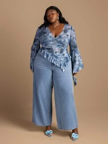 CurvyTilda Plus Size Women Print Deep V-Neck Flare Sleeve Ruffle Hem Top - Multicolor - View 5