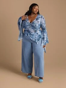 CurvyTilda Plus Size Women Print Deep V-Neck Flare Sleeve Ruffle Hem Top - Multicolor - View 4