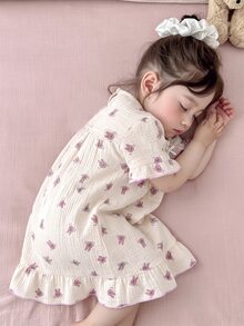 [1 Set Random] Girls Toddler Round Neck Short Sleeve Summer Cream Slouchy Cartoon Bear Floral Pattern Ruffle Hem Soft Crinkle Gauze Nightgown - Multicolor - View 4