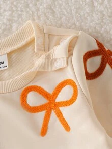 SHEIN Playful Pals 女童甜美蝴蝶結運動衫套裝 秋季可愛 H 植絨印花上衣與焦糖色彈性內搭褲 柔軟 2 件套 適合嬰兒與幼童 日常百搭 - 杏色 - 查看 4