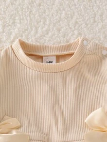 SHEIN 嬰兒/幼兒（女童）針織米色拼色格紋長袖蝴蝶結T恤＋羅紋長褲 2件套，秋季家庭穿搭 - 杏色 - 查看 8