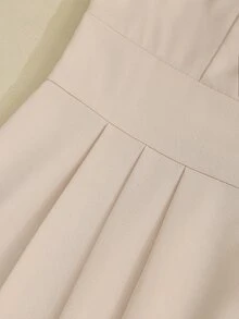 GlowEve 女士米色蕾丝边饰腰部A字连衣裙，魅力优雅甜美可爱日常度假性感百搭简约通勤时尚约会法式街头复古百搭春夏米色杏色新款无袖连衣裙 - 卡其色 - 查看 4
