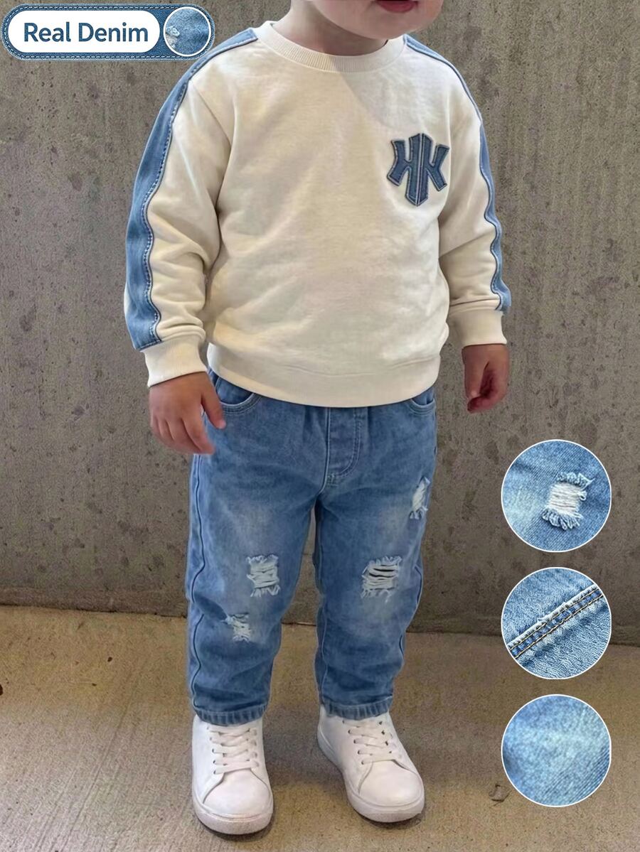 2件組男孩丹寧風拼接字母刺繡圓領運動衫 + 破洞磨損丹寧慢跑長褲套裝，長袖套頭上衣，鬆緊腰丹寧褲，休閒兒童兩件式秋冬套裝